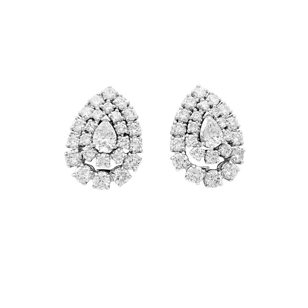 Boucles d'oreilles Boucheron en platine et diamants.