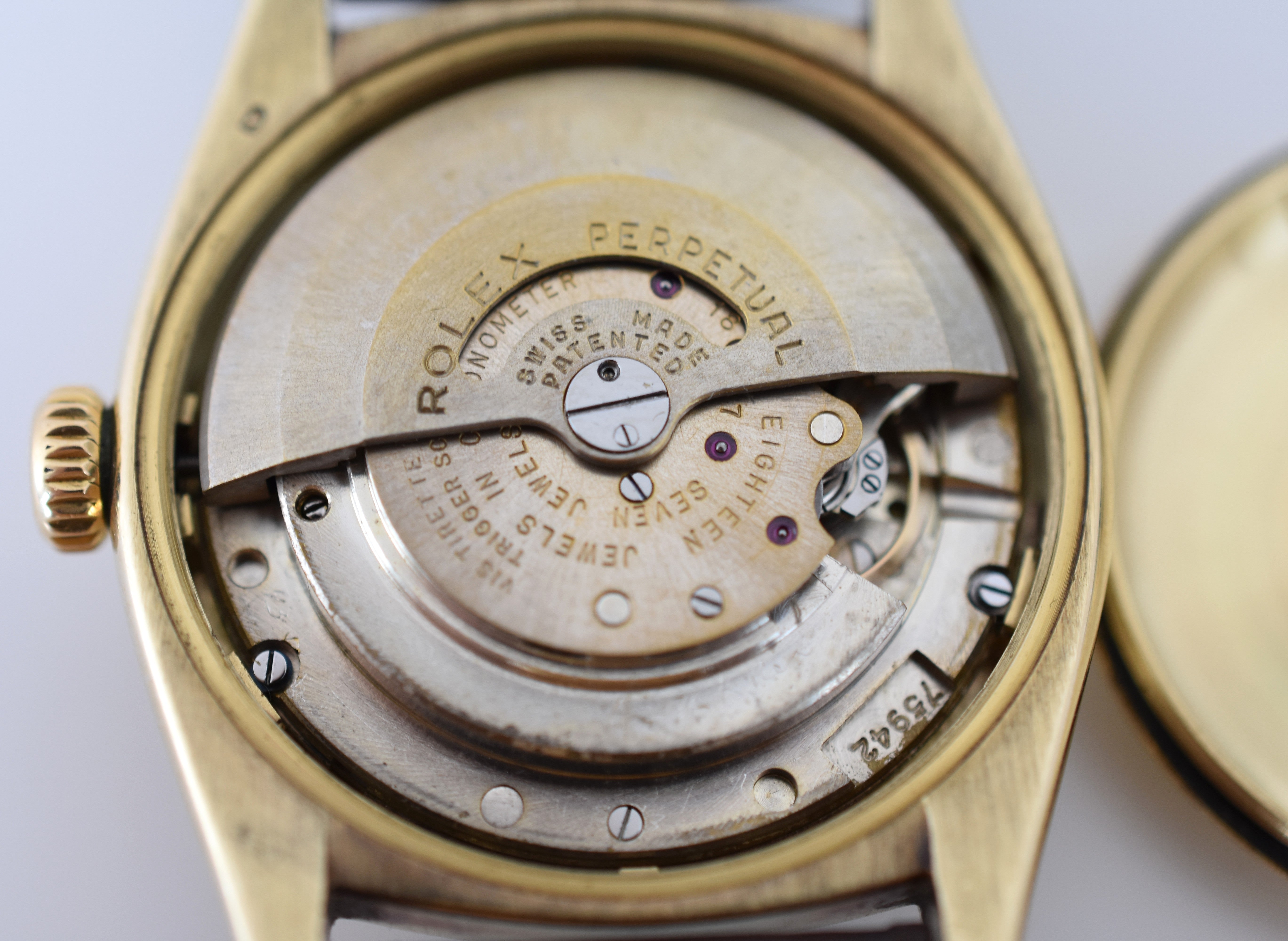Montre ROLEX "Oyster Perpetual Date Ovettone" en or jaune et cuir