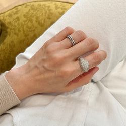Bague Dôme en or blanc et diamants