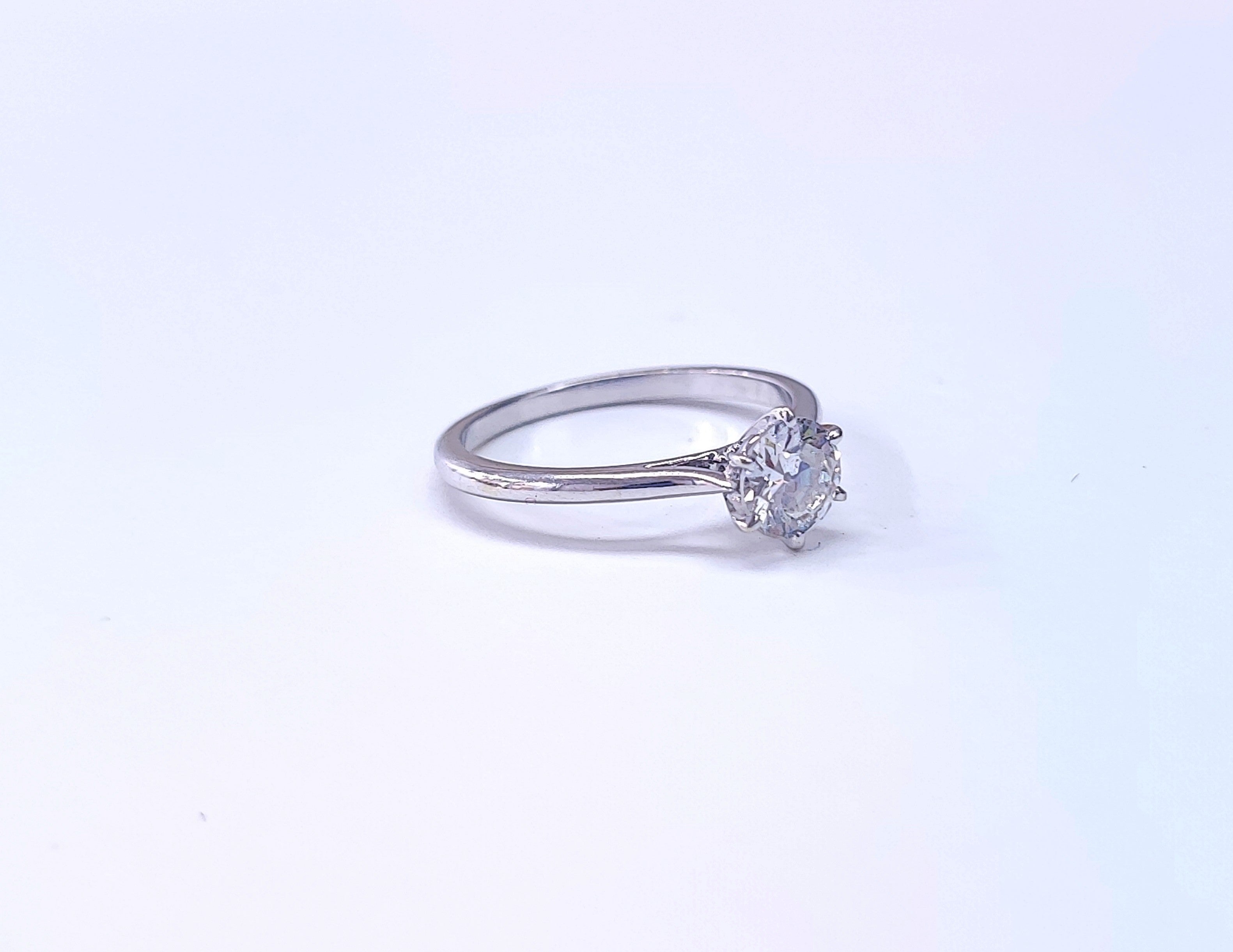 Bague Solitaire en or blanc et diamant