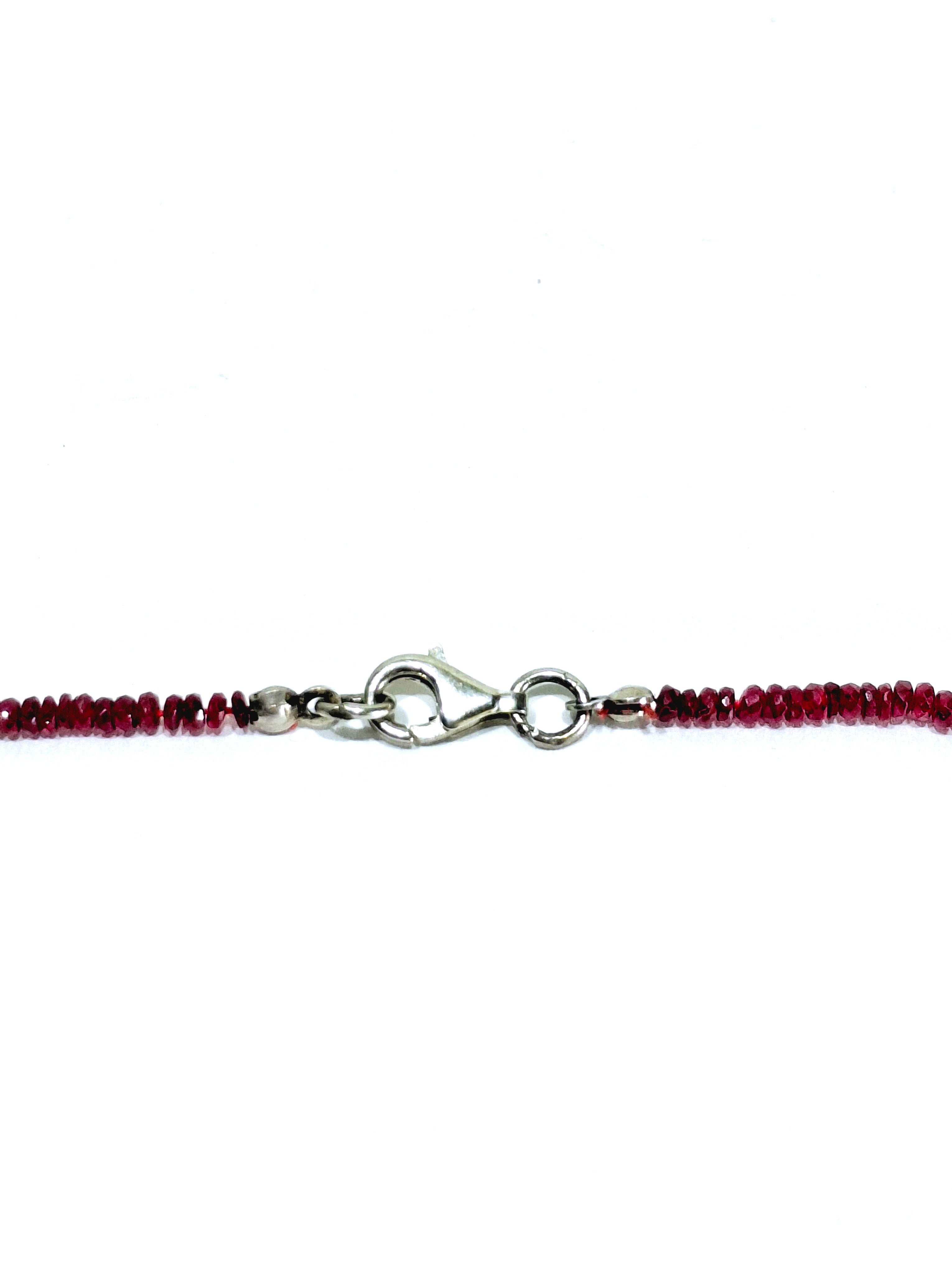 Collier de Perles en rubis