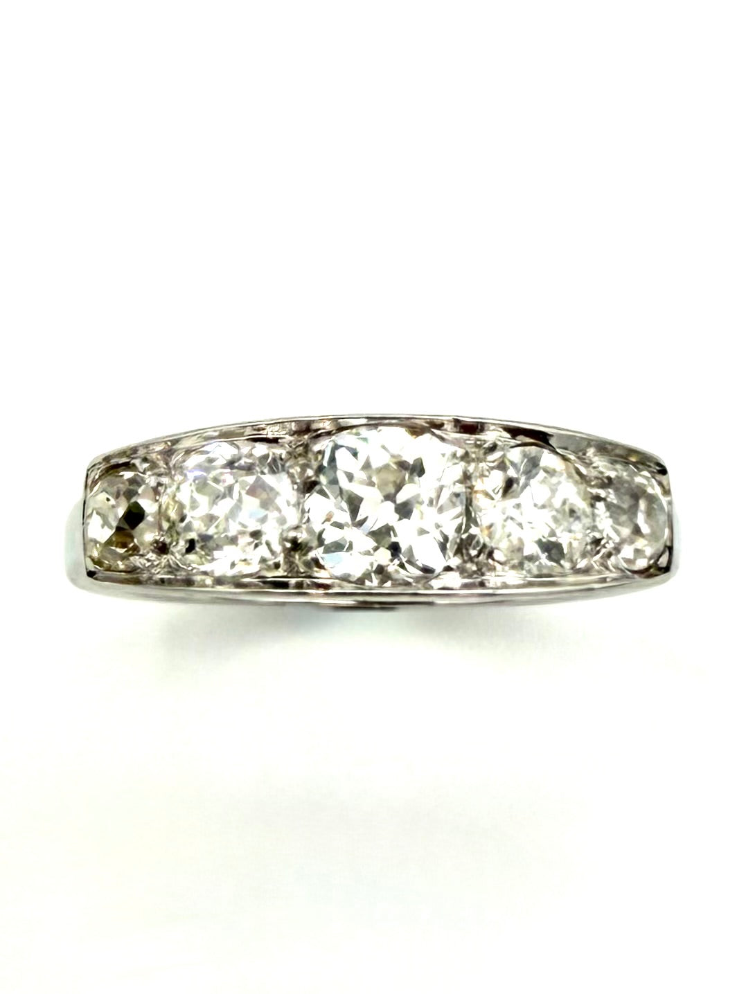 Bague Jarretière en or blanc et diamants