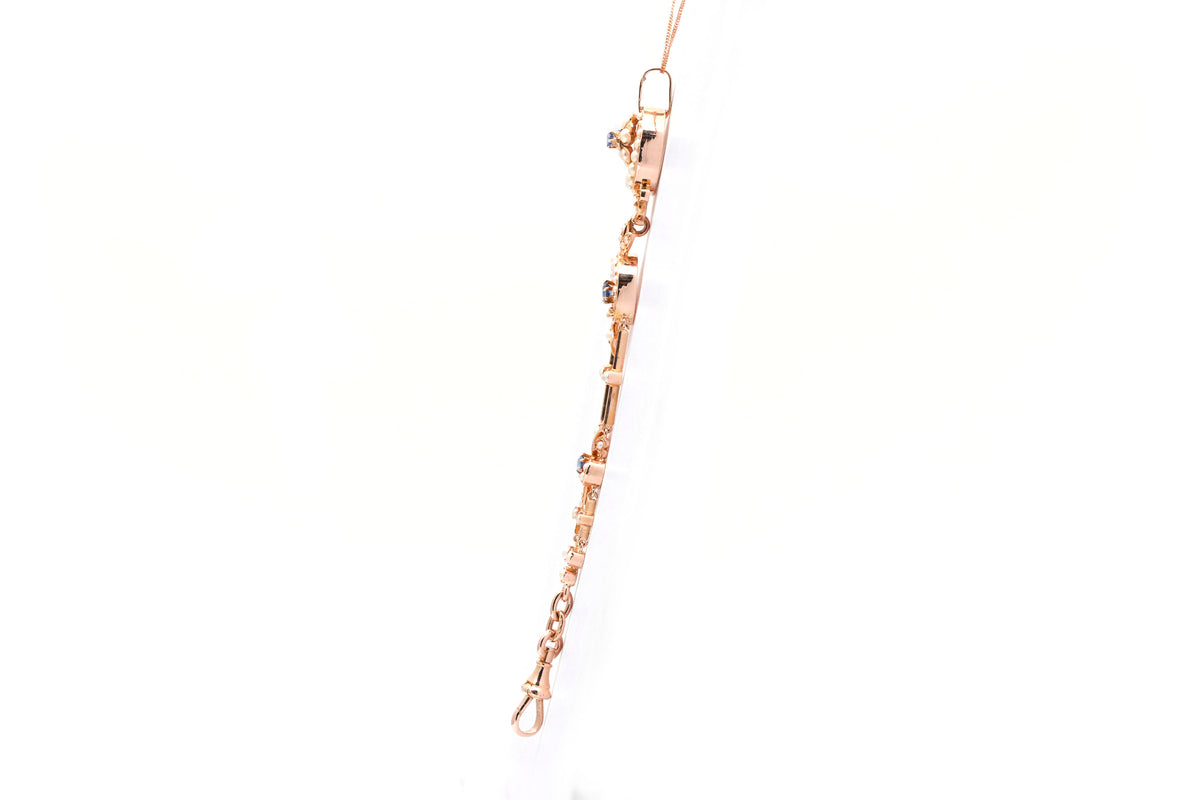 Pendentif en or jaune, perles et saphirs