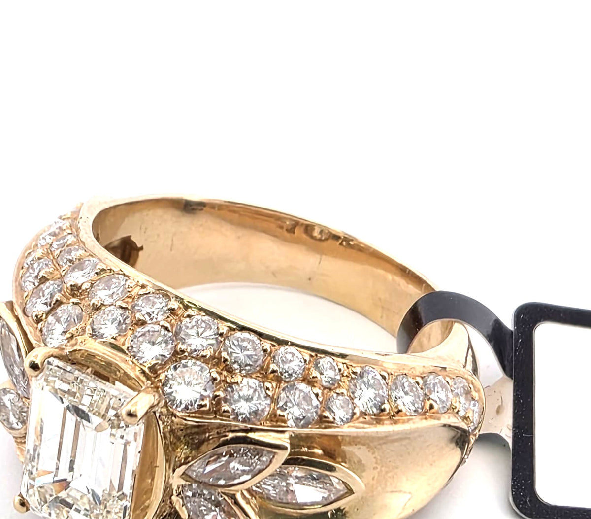 Bague en or jaune et diamants