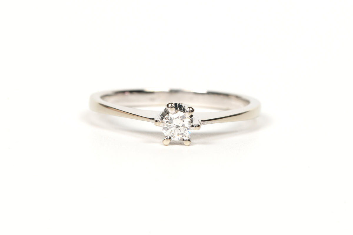 Bague Solitaire en or blanc et diamant