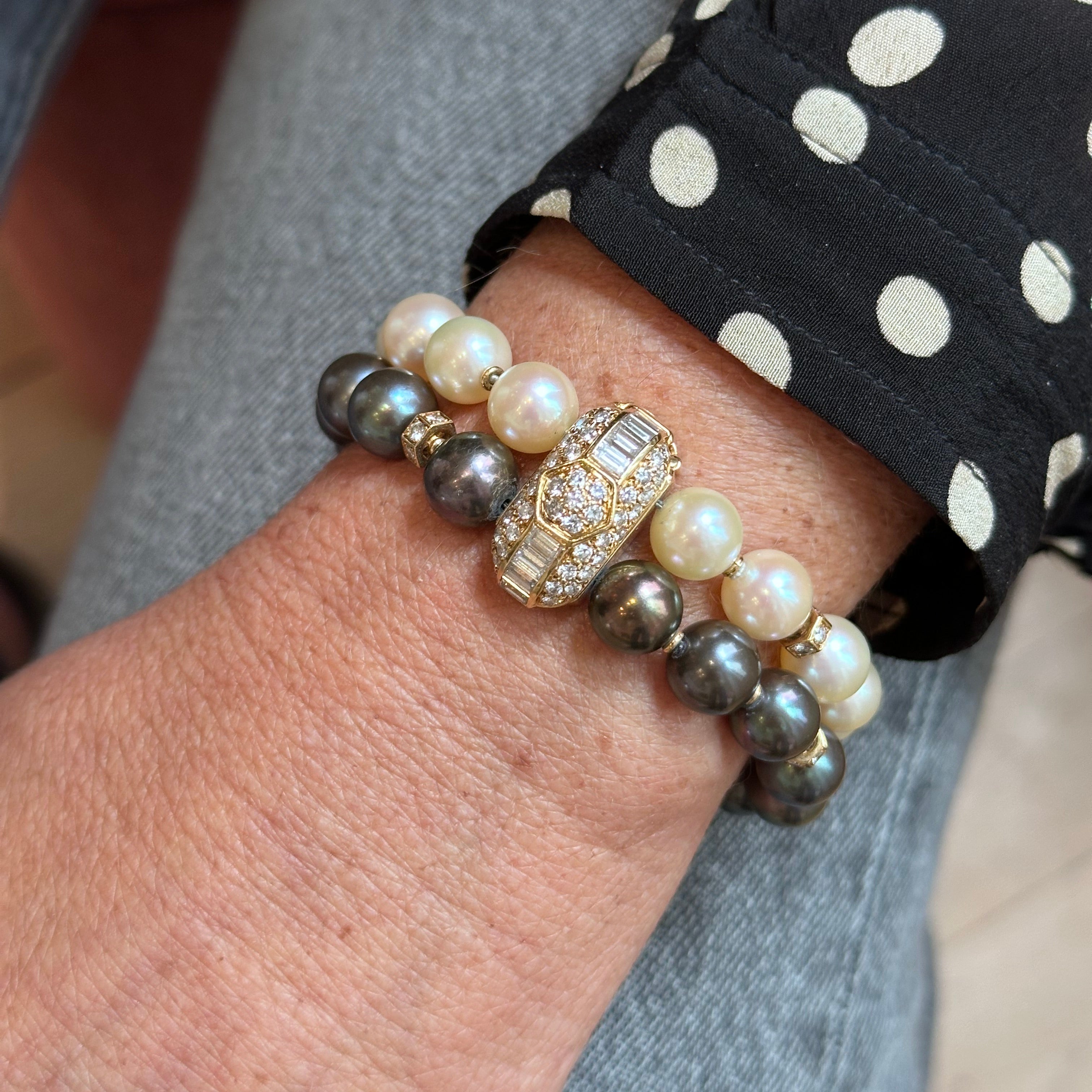 Bracelet BOUCHERON en or jaune, perles et diamants