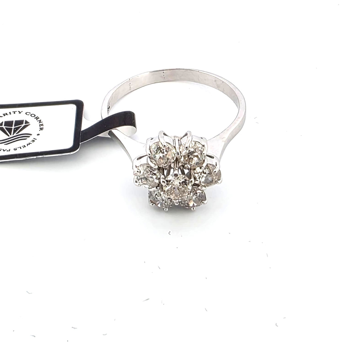 Anello in oro giallo con diamanti