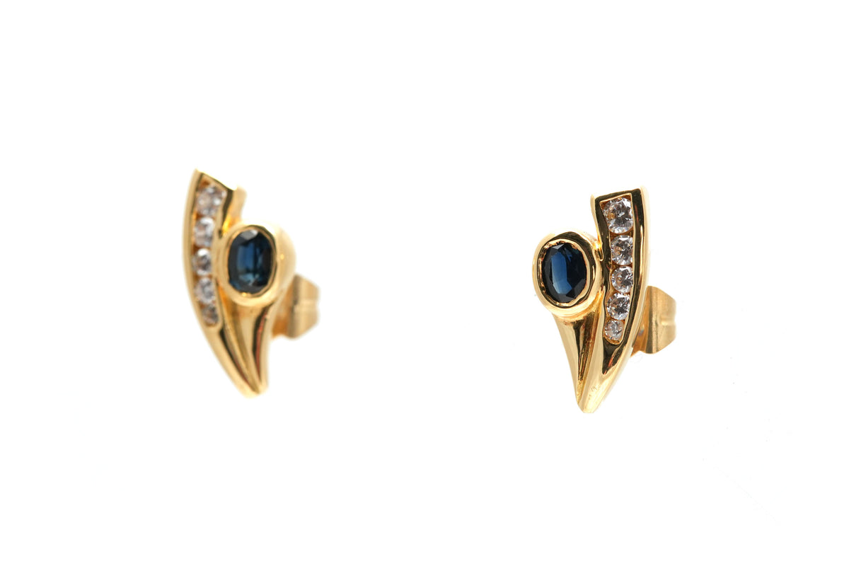 Boucles d'oreilles Puces en or jaune, saphirs et diamants