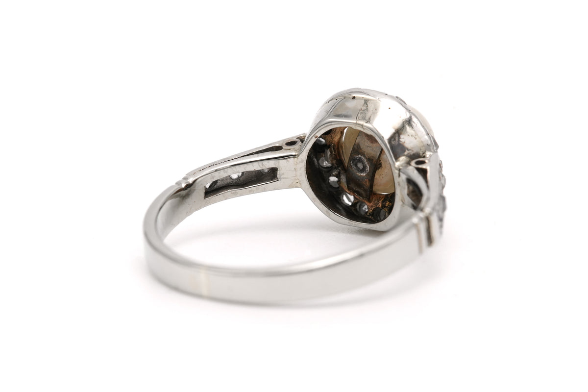 Bague Entourage en or blanc, perle et diamants