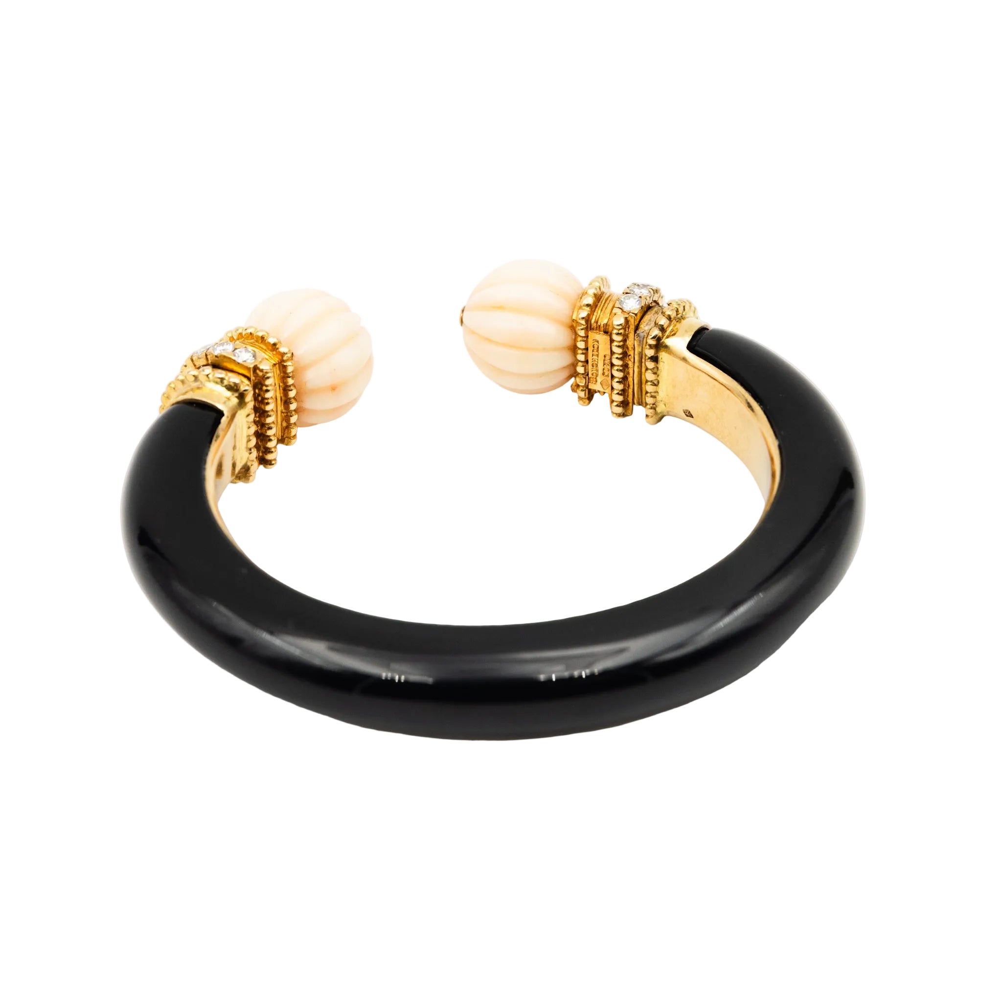 Bracelet Jonc BOUCHERON en or jaune, corail, onyx et diamants