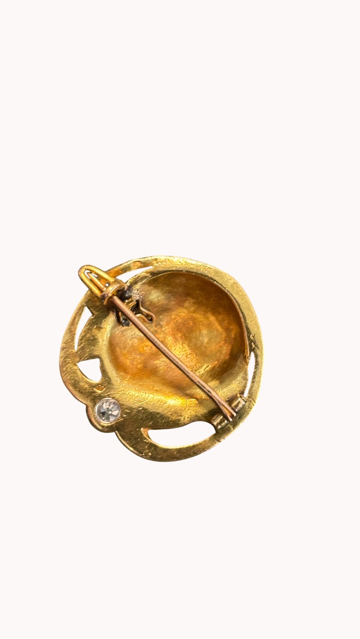 Broche Épingle CHEIN en or jaune et diamant