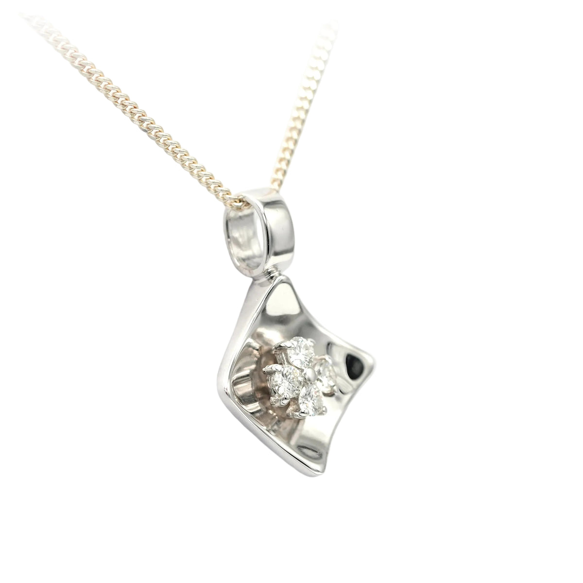 Pendentif en or blanc et diamants
