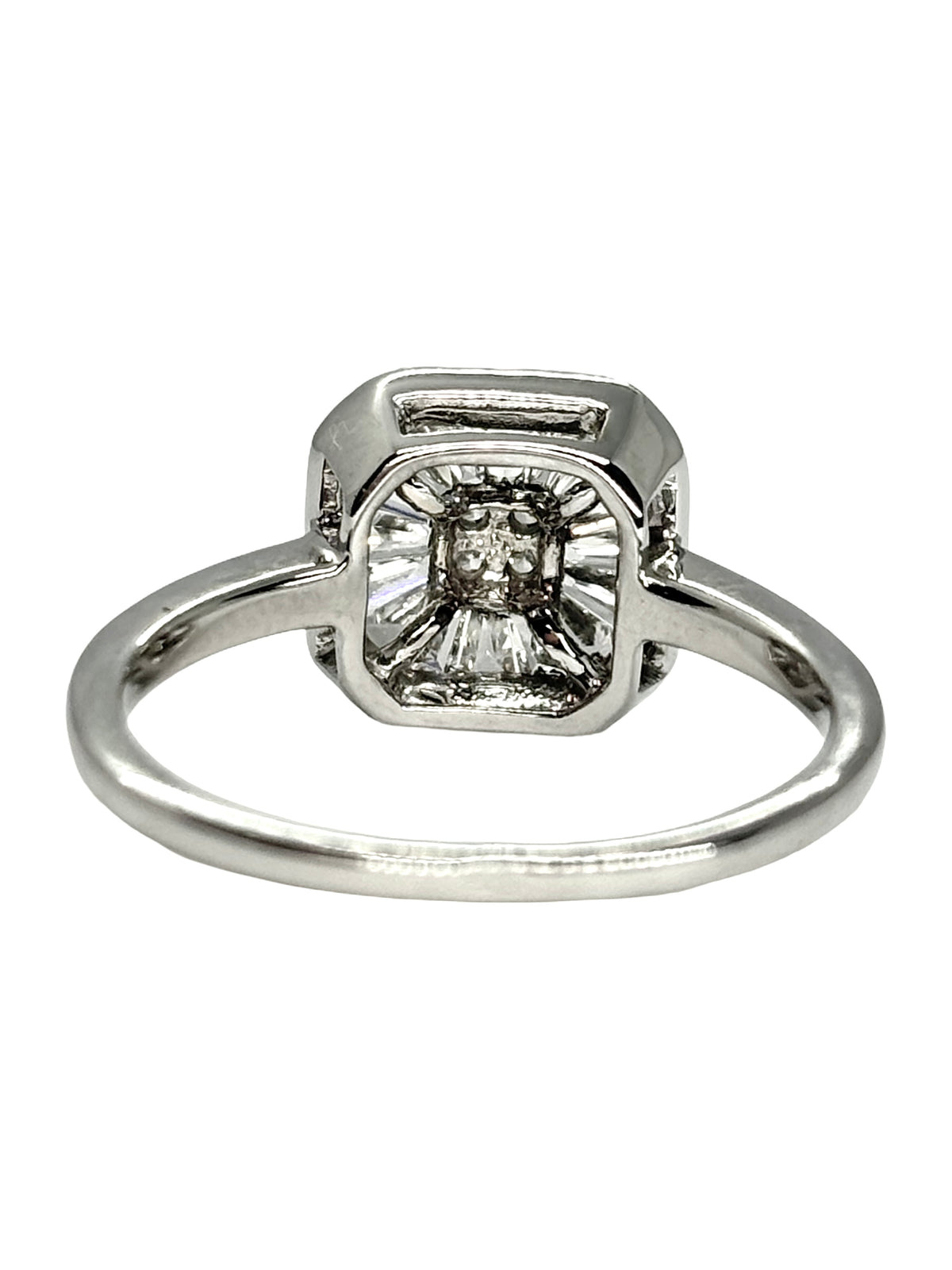 Bague Solitaire en or blanc et diamants