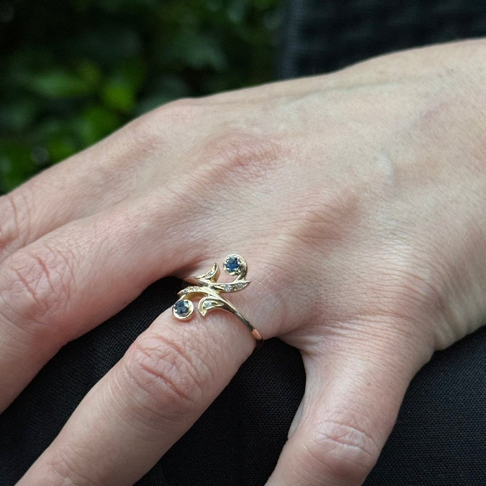 Bague Toi et Moi en or jaune, saphir, et diamants