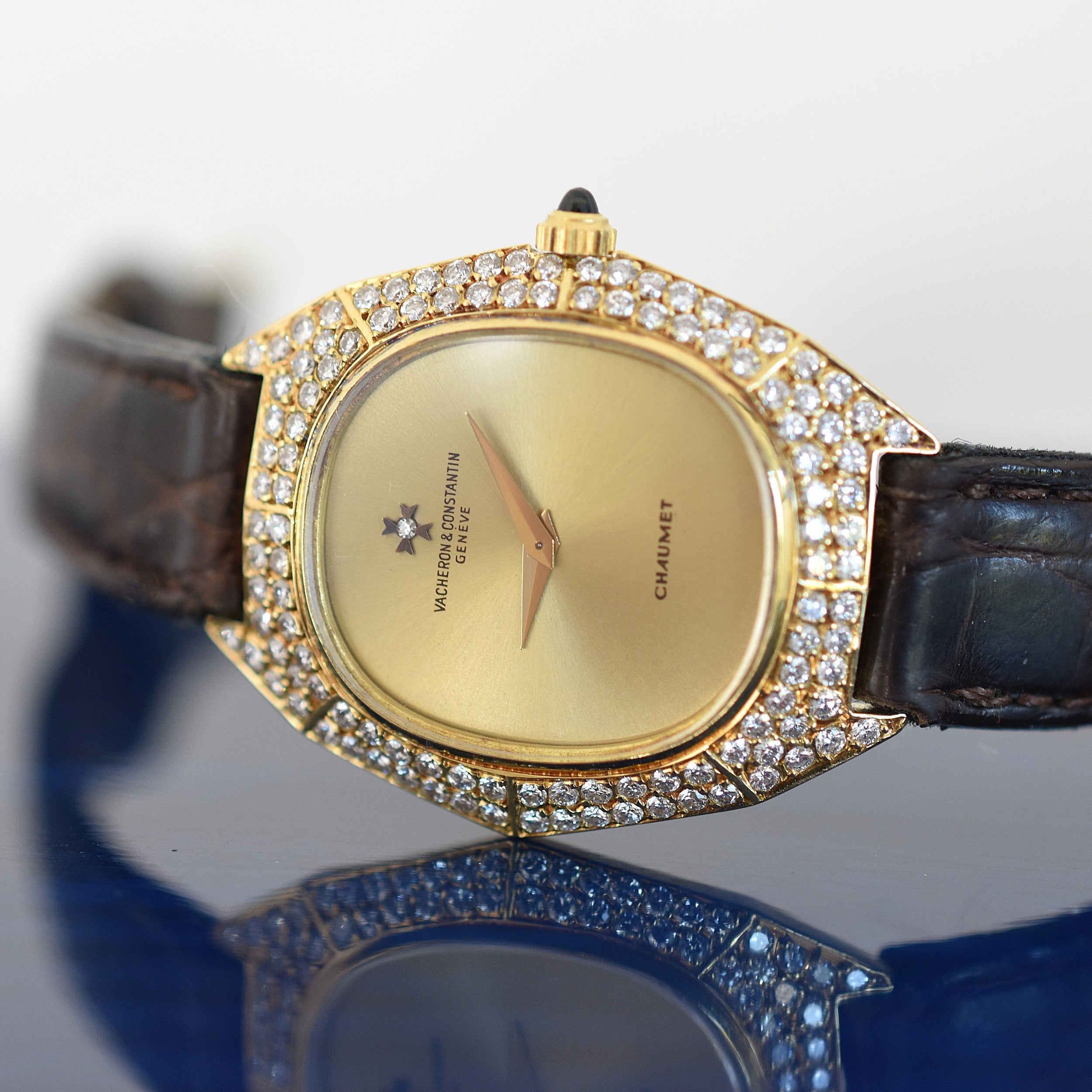 Montre VACHERON CONSTANTIN POUR CHAUMET en or jaune, cuir et diamants