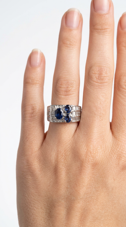 Bague Tank en or blanc, saphirs et diamants