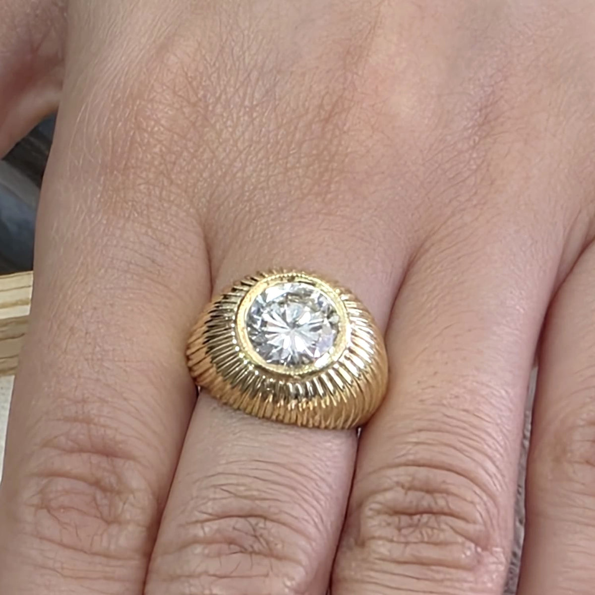 Bague Dôme en or jaune et diamant