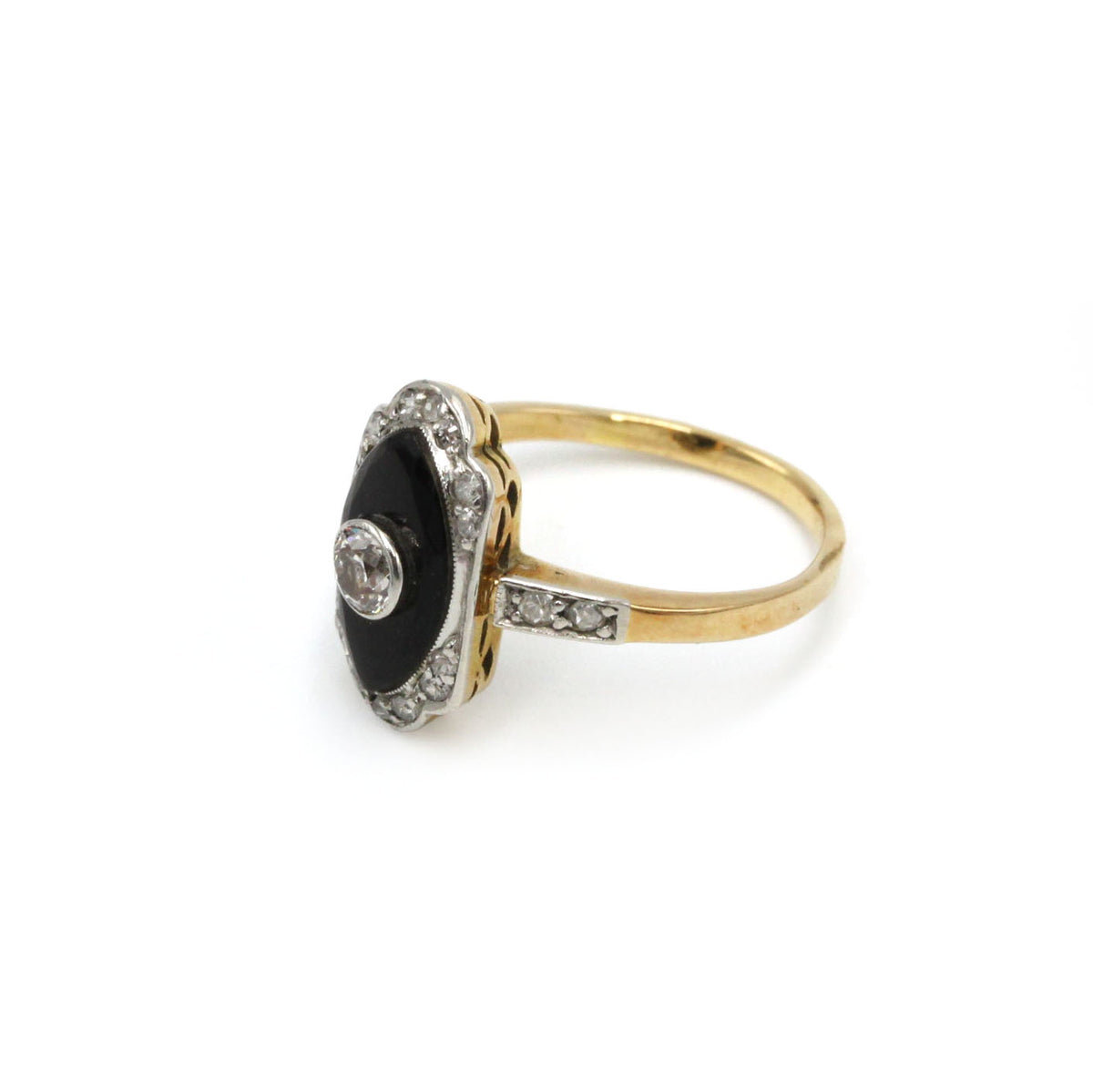 Bague en or jaune, platine, onyx et diamants