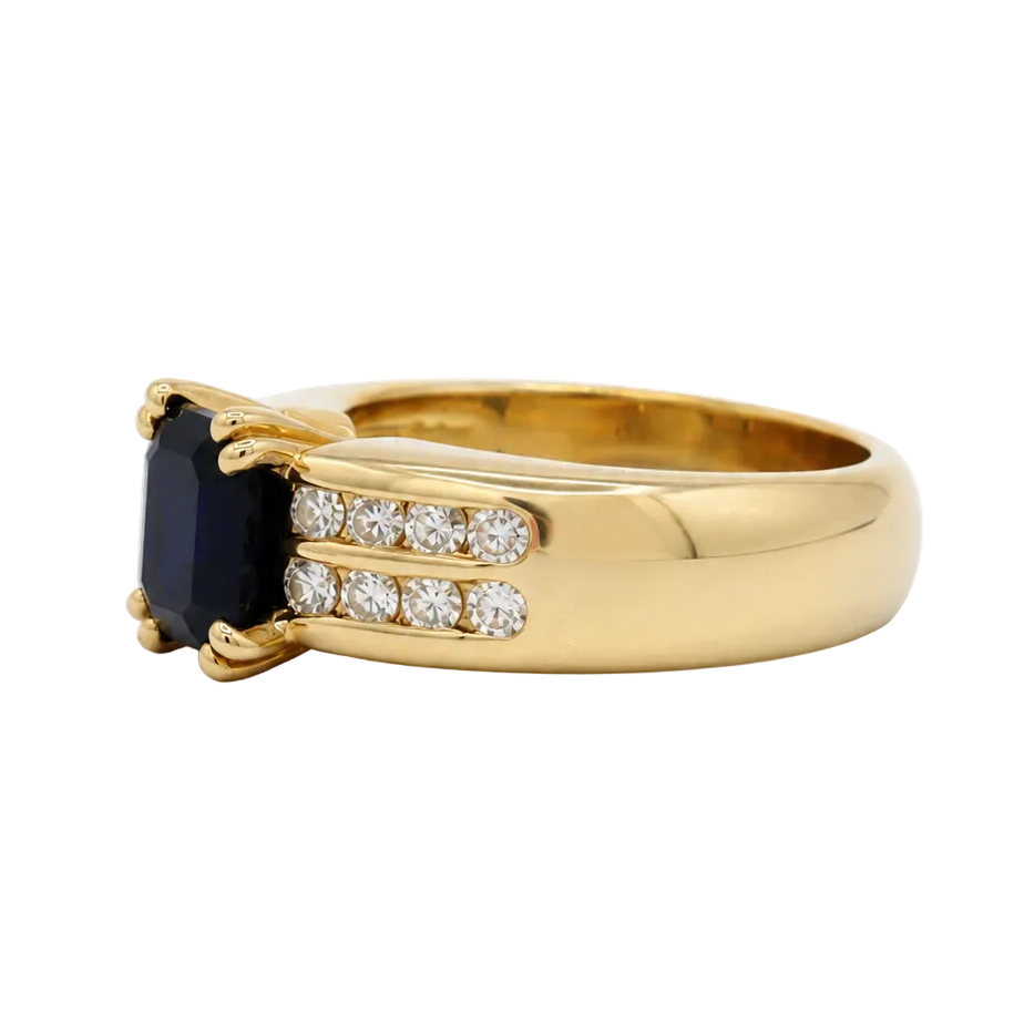 Bague Solitaire en or jaune, saphir et diamants