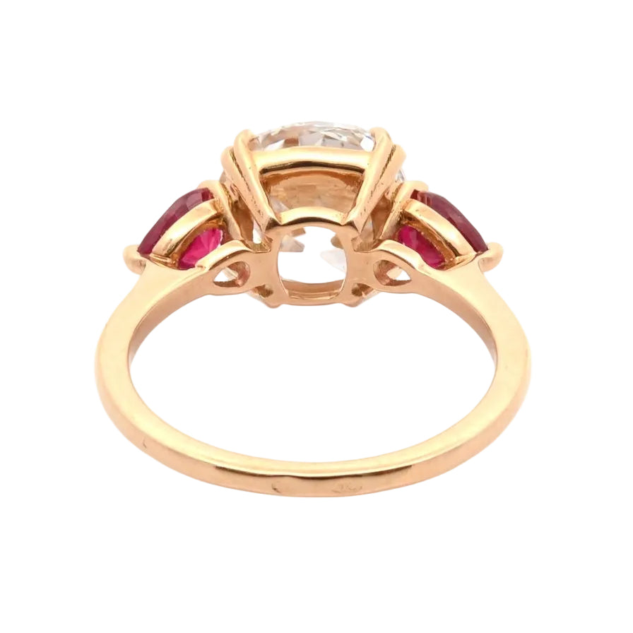 Bague Trilogie en or jaune, rubis et diamant