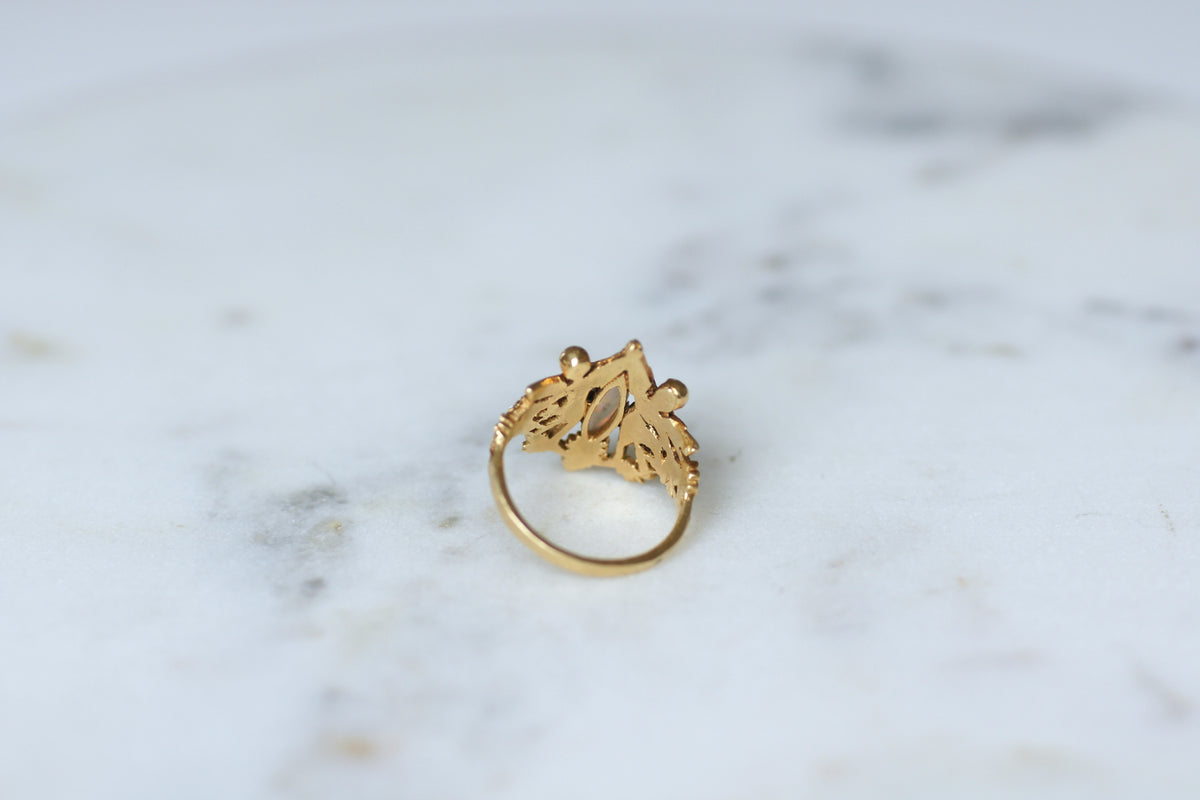 Bague Ancienne Anges Opale et Diamants sur Or Jaune