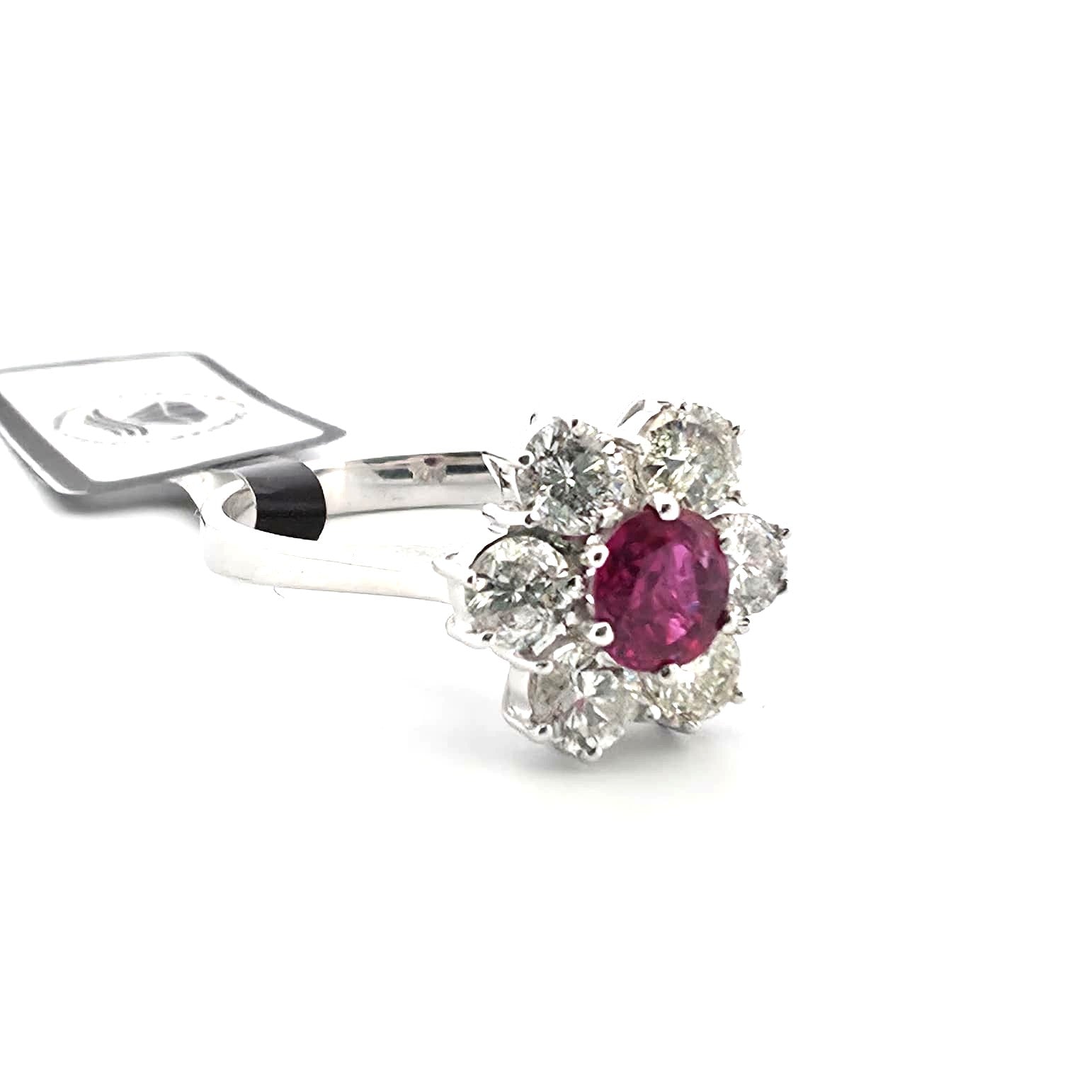 Bague Marguerite en or jaune, rubis et diamants