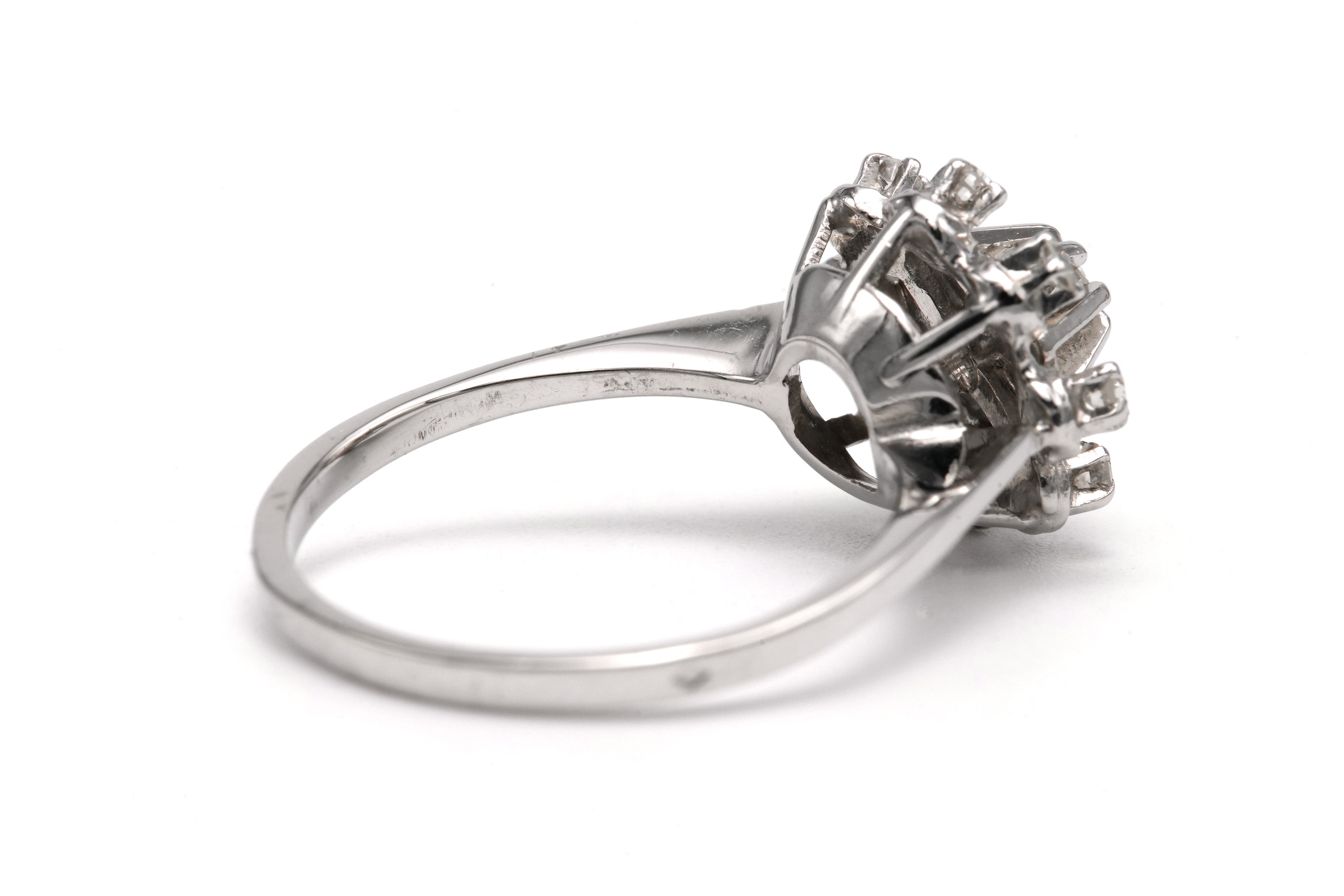 Bague Marguerite en or blanc et diamants