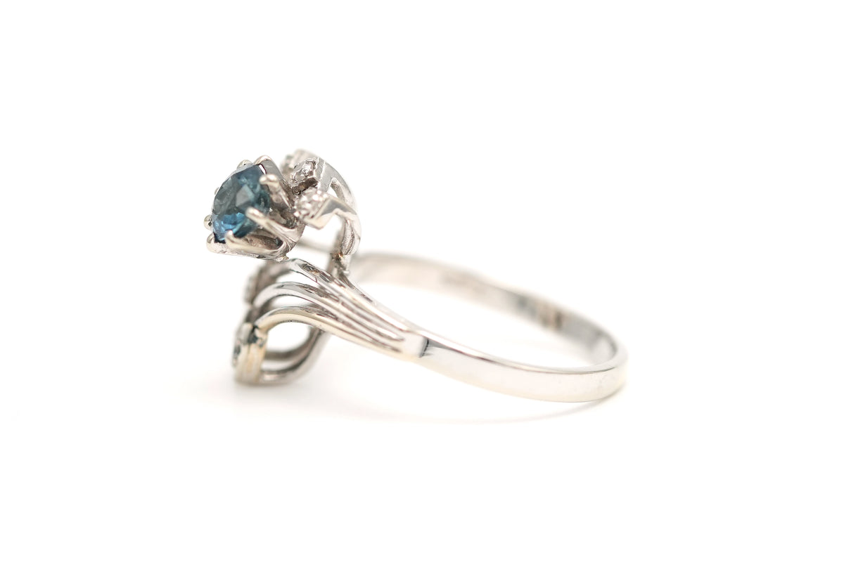 Bague Cocktail en or blanc, saphir et diamants