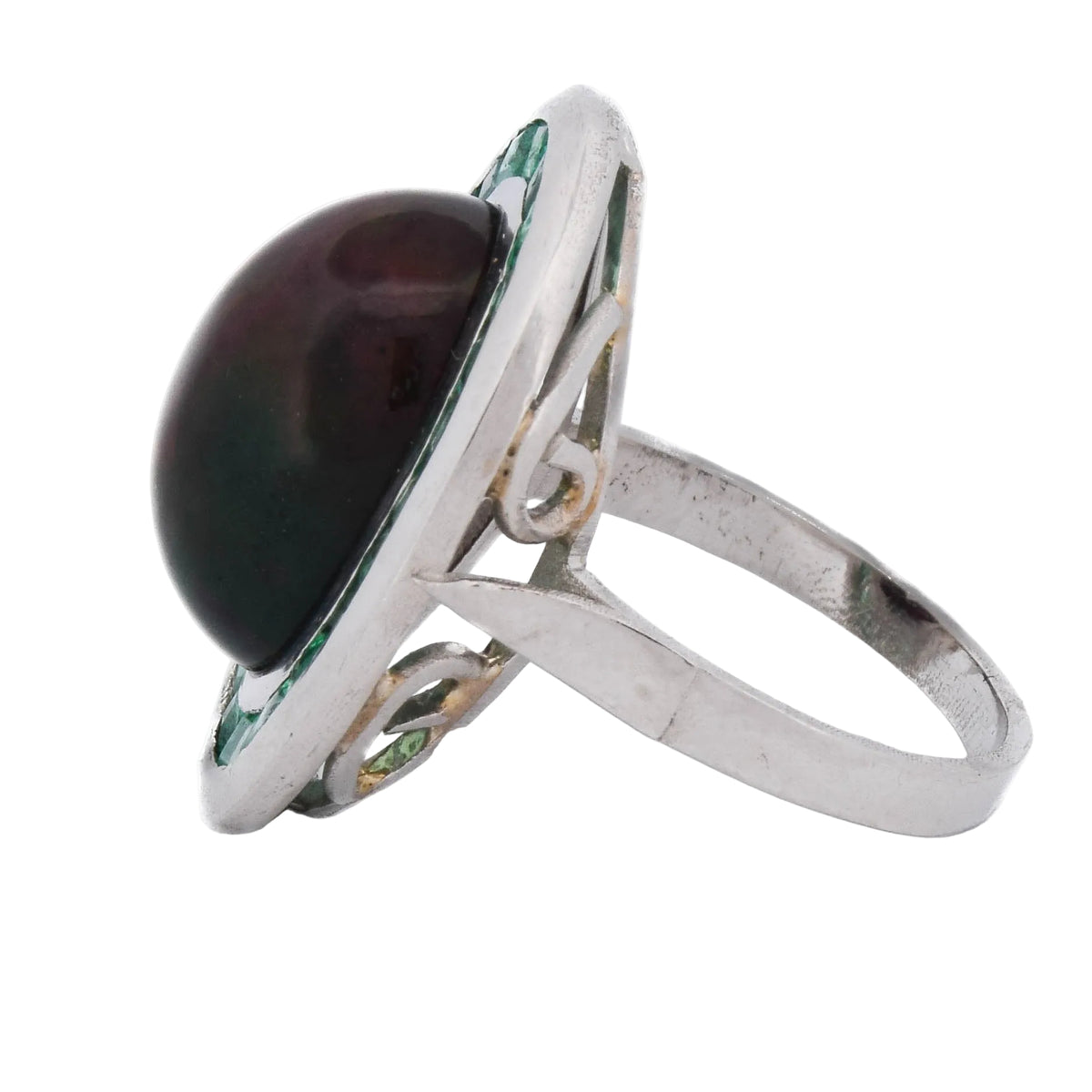 Bague Cocktail en platine, opale et émeraudes
