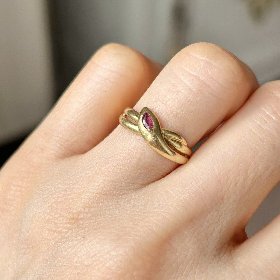 Bague en or jaune et rubis