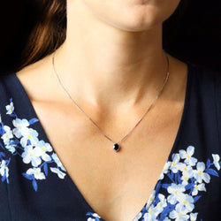 Collier Pendentif en or blanc et saphir