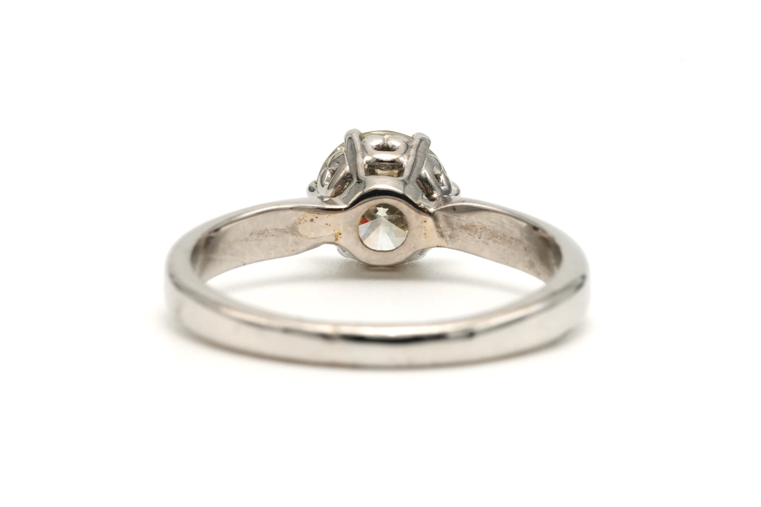 Bague Solitaire en or blanc et diamants