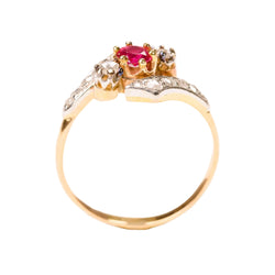 Bague Trilogie en or jaune, platine, rubis et diamants