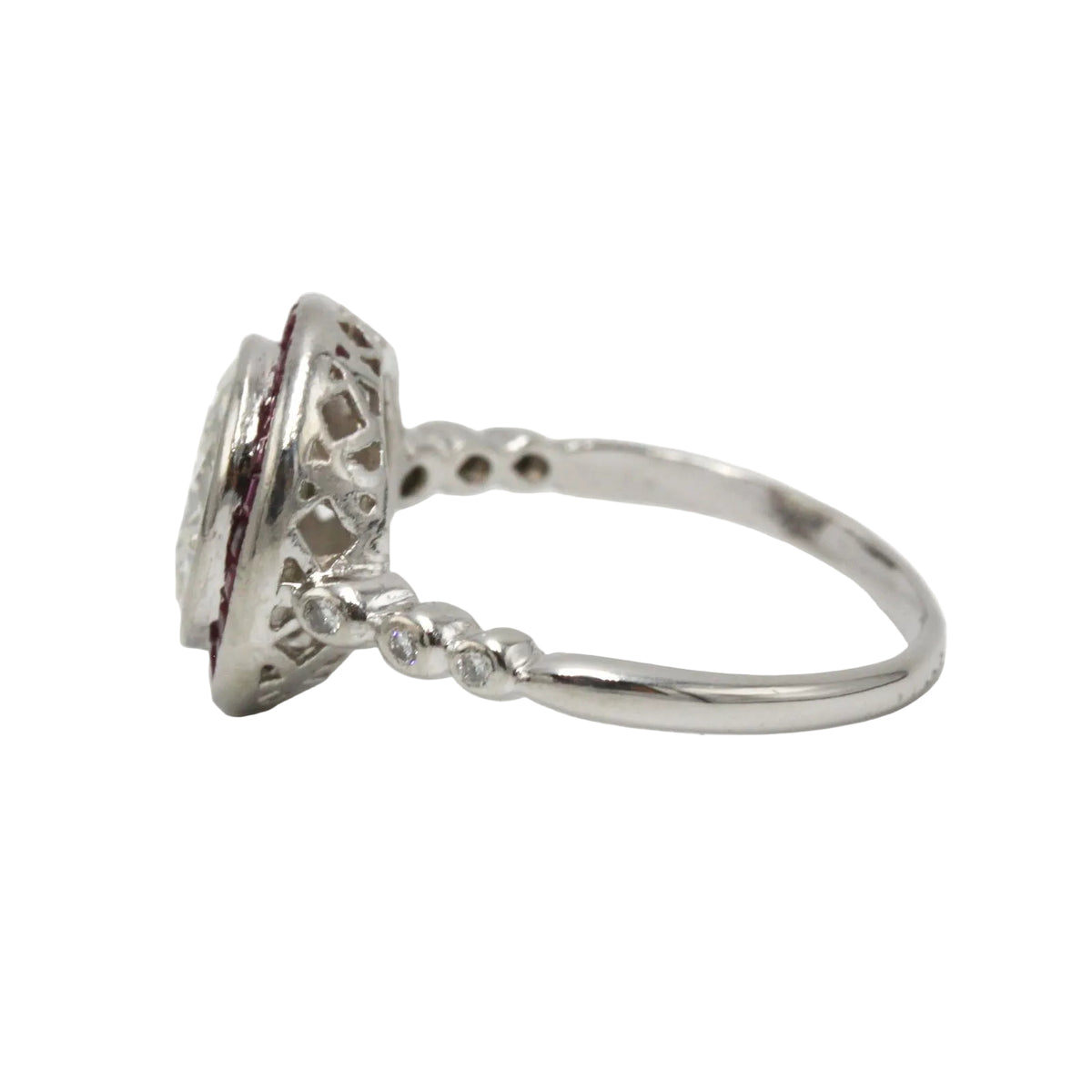 Bague Entourage en platine, rubis et diamants
