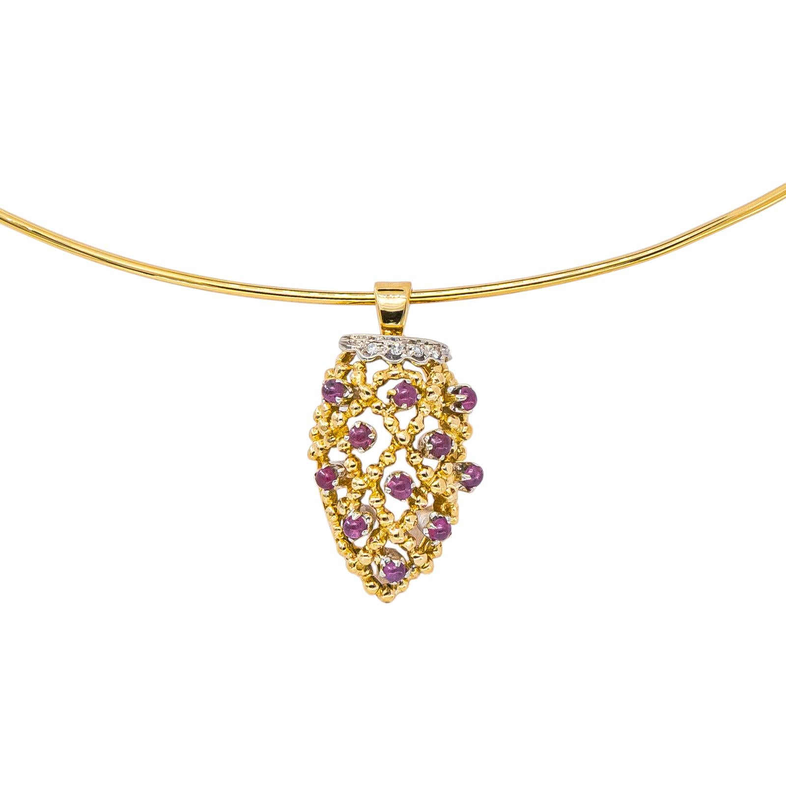 Collier Pendentif en or blanc, or jaune, rubis et diamants