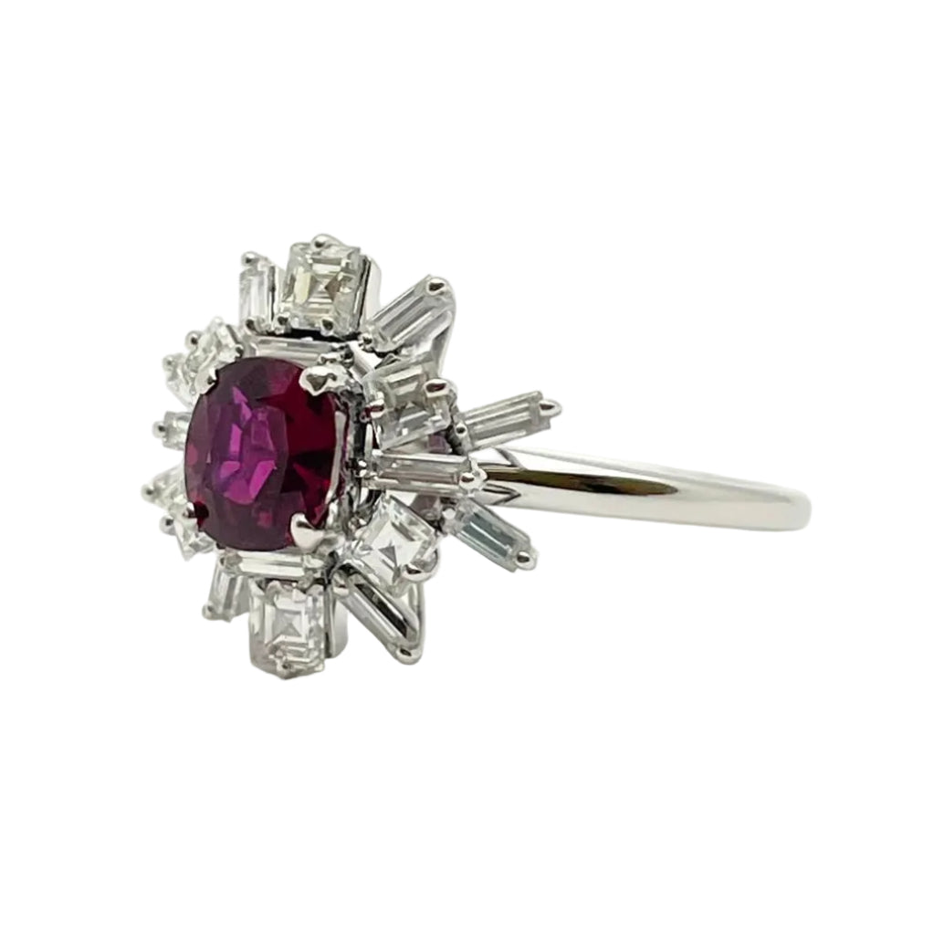 Bague Marguerite en or blanc, rubis et diamants