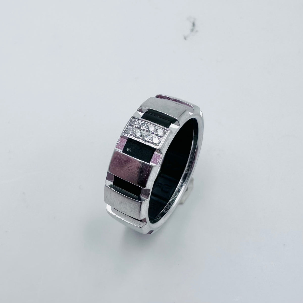 Bague Bandeau CHAUMET "Class One" en or blanc, diamants et caoutchouc