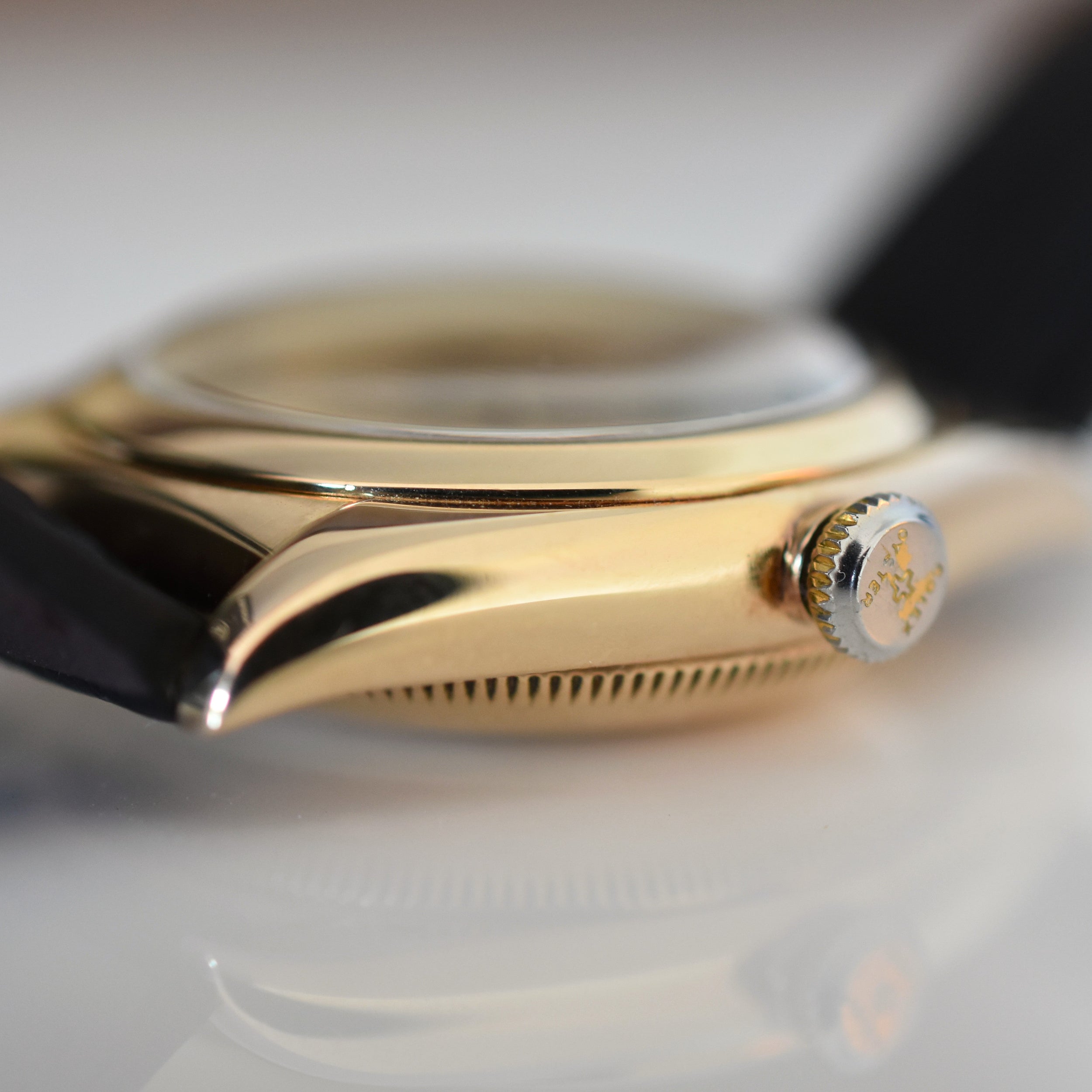 Montre ROLEX "Oyster Perpetual Bubbleback Ovetto" en or jaune et cuir