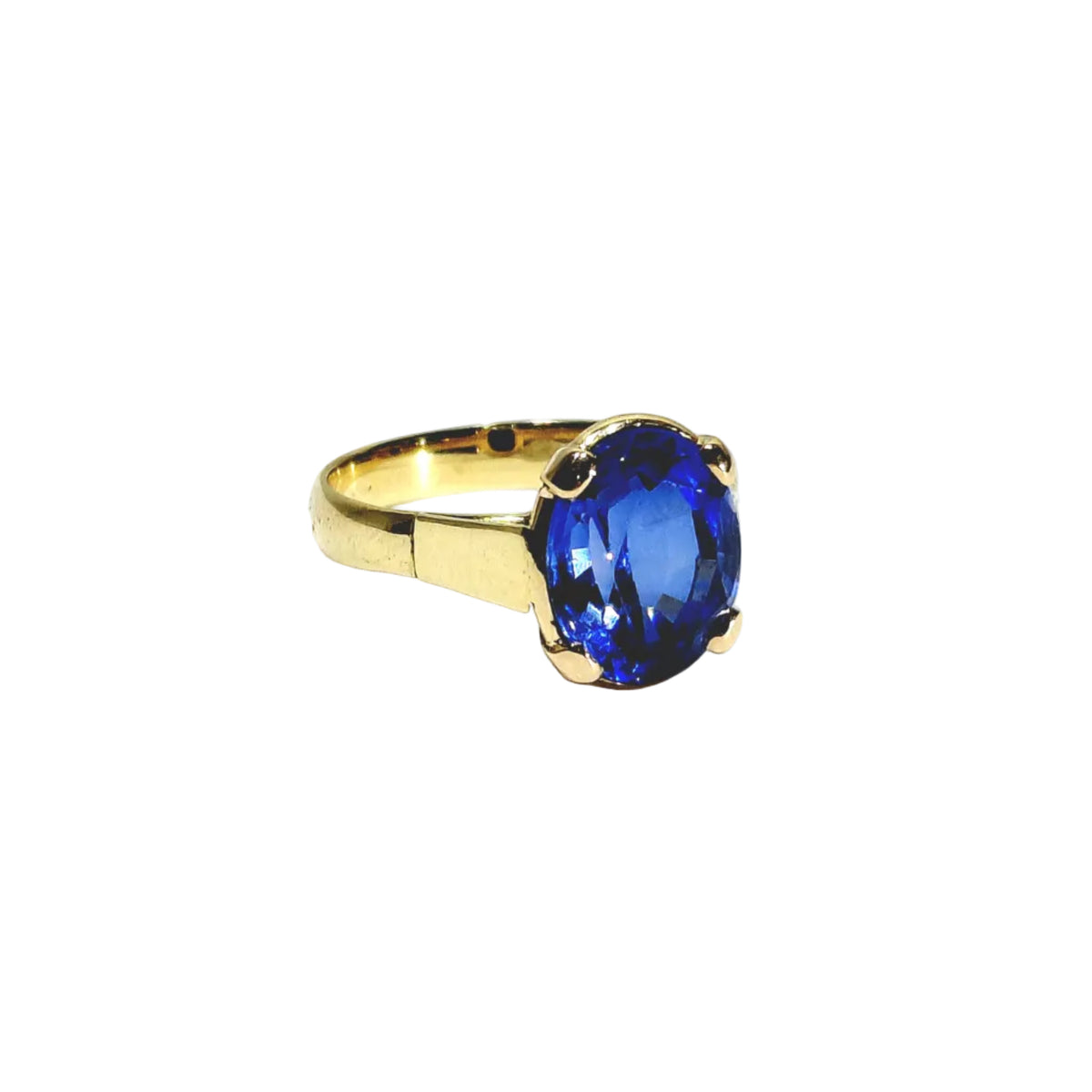 Bague en or jaune et saphir
