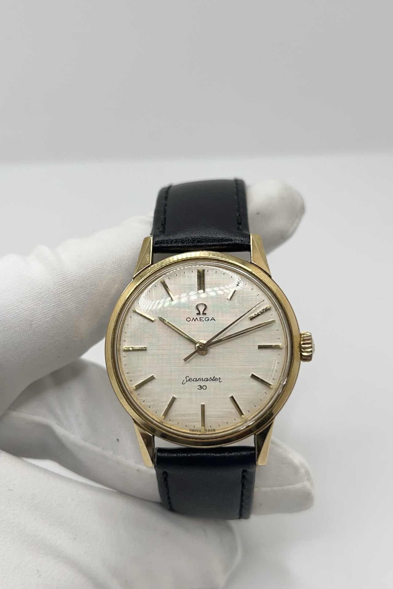 Montre OMEGA "Seamaster 300" en acier et cuir