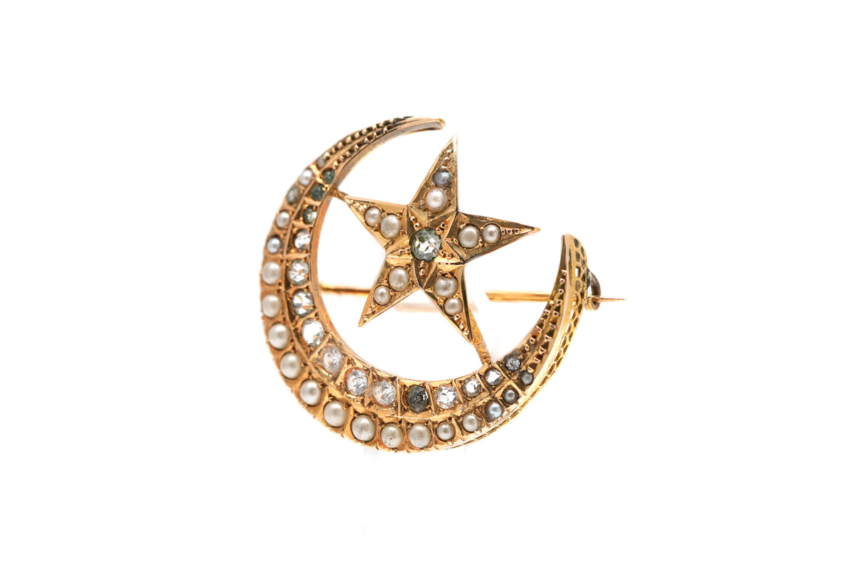 Broche Épingle en or jaune, perles et strass
