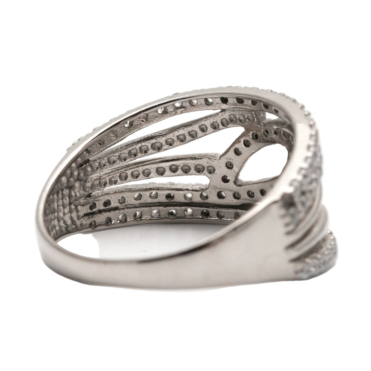 Bague Pavée en or blanc et diamants