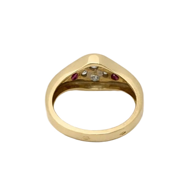 Bague en or jaune, rubis et diamants
