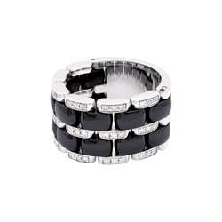 Bague Chanel, "Ultra" en or blanc, céramique noire et diamants.