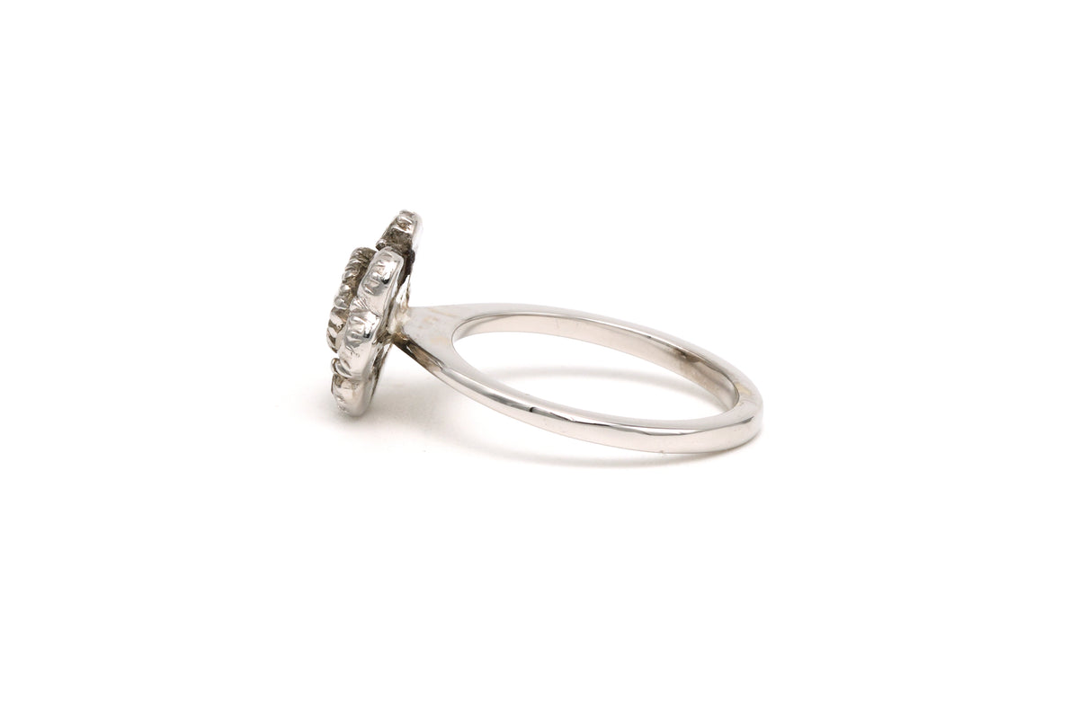 Bague Marguerite en or blanc et diamants