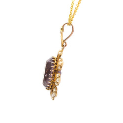 Pendentif en or jaune, perles et améthystes