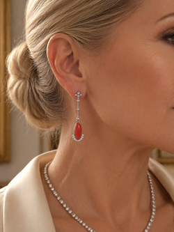 Boucles d'oreilles Pendantes en platine, corail et diamants
