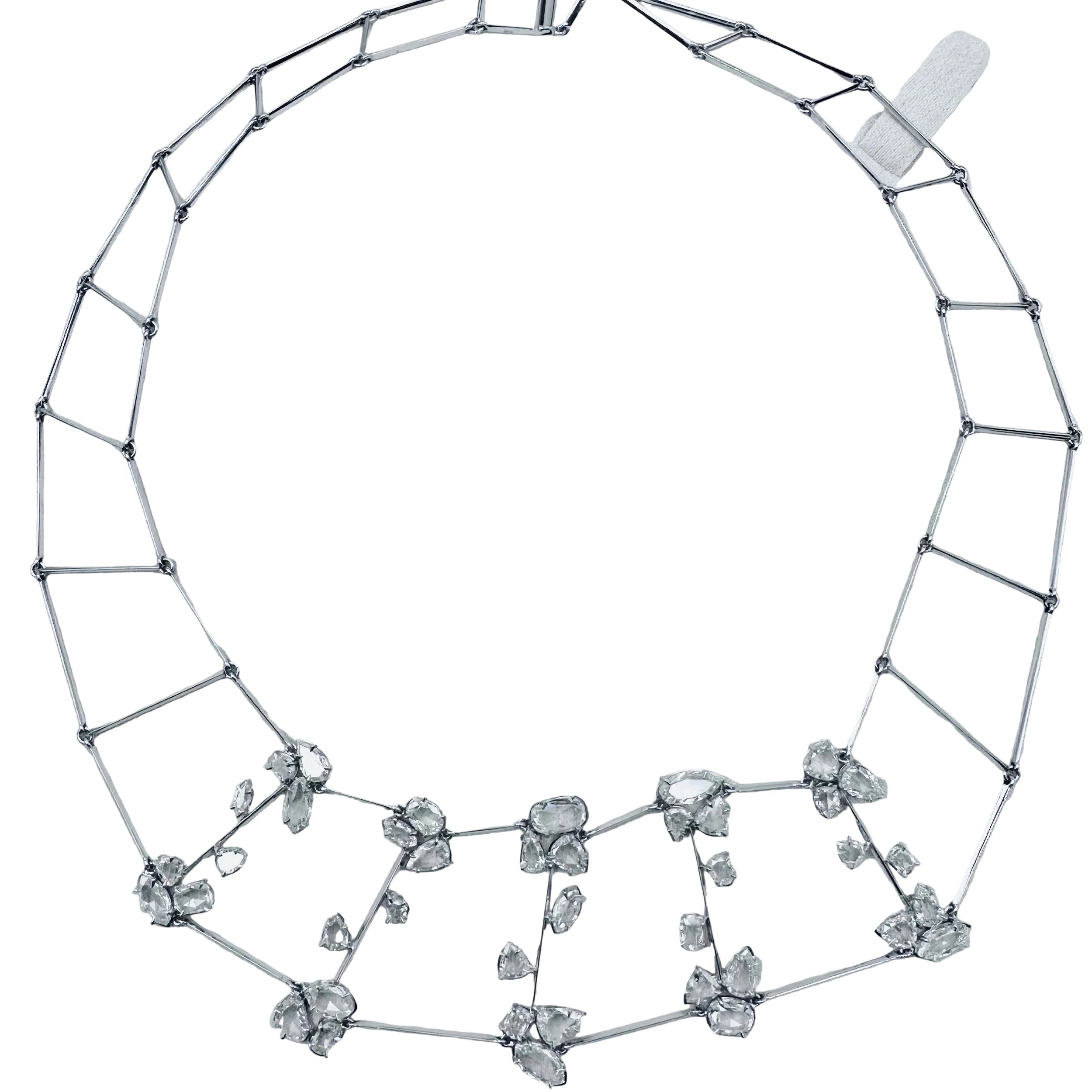 Collier plastron en or blanc et diamants taille rose