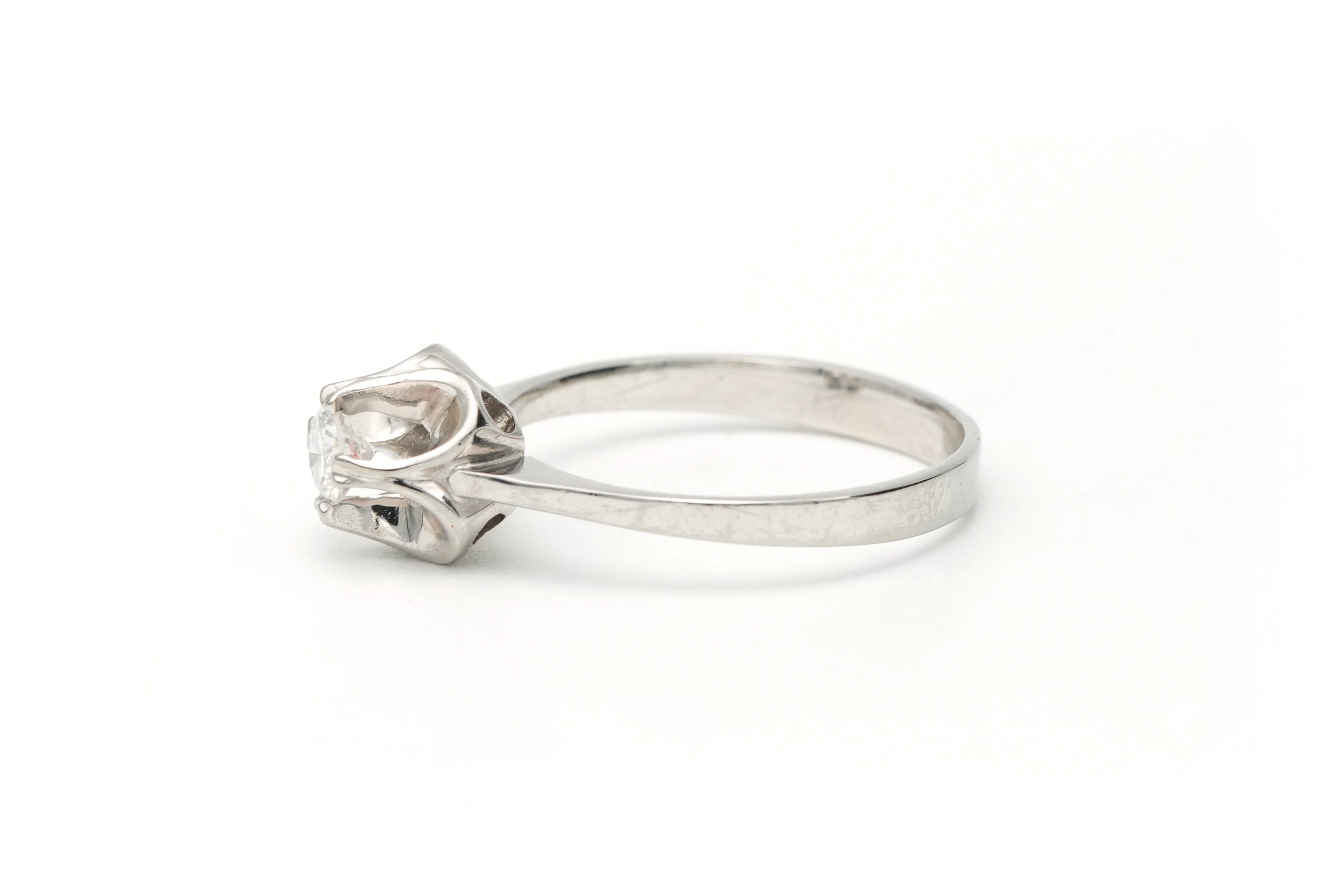 Bague Solitaire en or blanc et diamant