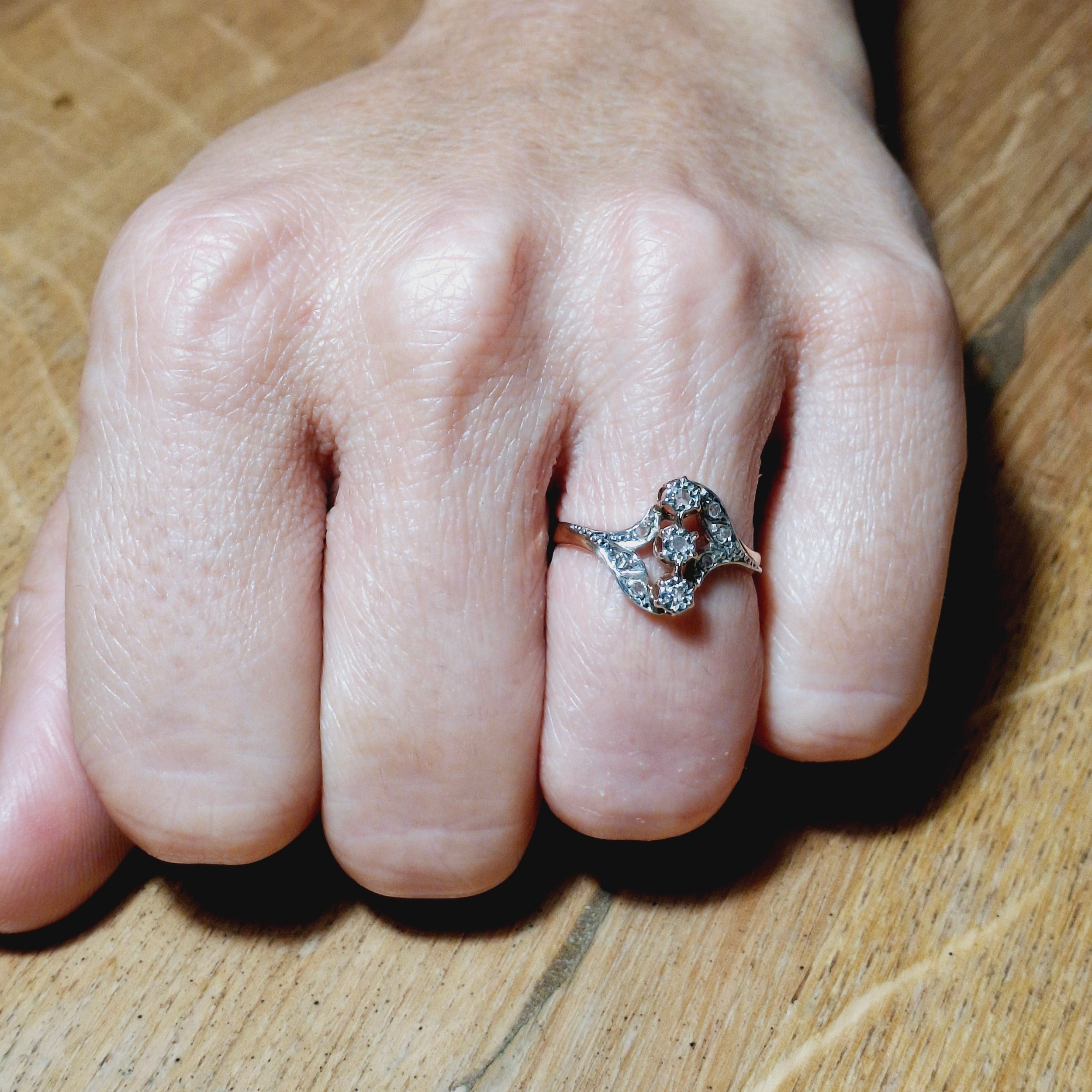 Bague en or rose, or blanc, et diamants